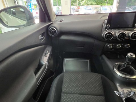 Nissan Juke 1.0 DIG-T Acenta Euro 6 (s/s) 5dr 44