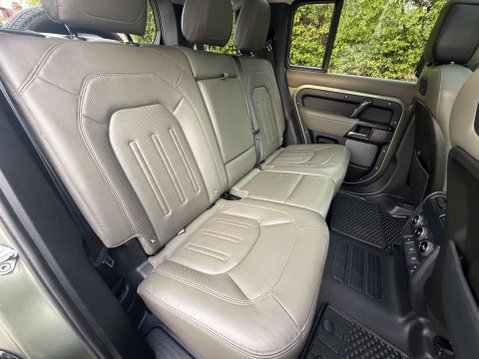 Land Rover Defender 3.0 Defender HSE D250 MHEV Auto 4WD 5dr 32