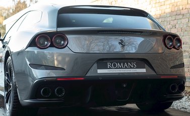 Ferrari GTC4 Lusso 26