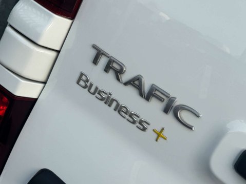Renault Trafic 2.0 dCi ENERGY 28 Business+ Panel Van 5dr Diesel Manual SWB Standard Roof E 31