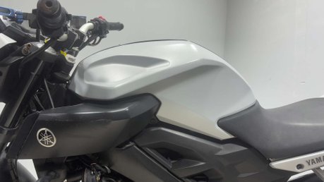 Yamaha MT-125 MT 125 2014 RUNNING PROJECT BIKE SPARES OR REPAIR 125CC 11