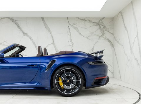 Porsche 911 (992) Turbo S Cabriolet 29