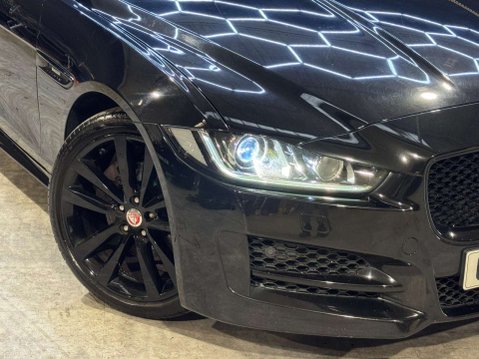 Jaguar XF 2.2 XF R-Sport Black D Auto 4dr 27