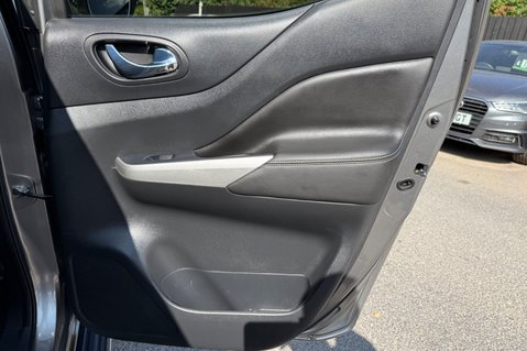 Nissan Navara DCI TEKNA AUTOMATIC - APPLE CAR PLAY - TOWBAR - REAR CANOPY 29