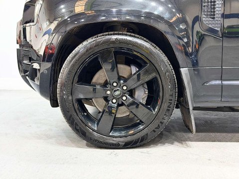 Land Rover Defender 3.0 D300 MHEV X-Dynamic HSE SUV 5dr Diesel Auto 4WD Euro 6 (s/s) (300 ps) 64