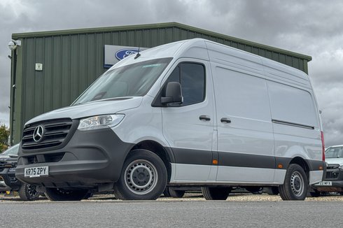 Mercedes-Benz Sprinter AUTO MWB L2H2 High Roof 315 Pro Air Con Camera EURO 6