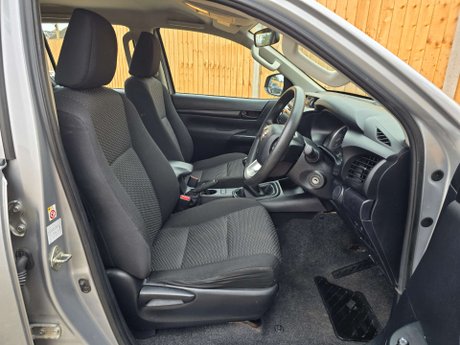 Toyota Hilux 2.4 D-4D Active Pickup Double Cab 4dr Diesel Manual 4WD Euro 6 (3.5t) (150 28