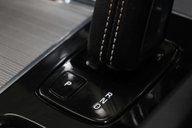 Volvo XC60 2.0 XC60 R-Design B4 MHEV AWD Auto 4WD 5dr 29