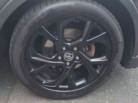 Toyota C-HR 1.8 VVT-h Dynamic SUV 5dr Petrol Hybrid CVT Euro 6 (s/s) (122 ps) 10