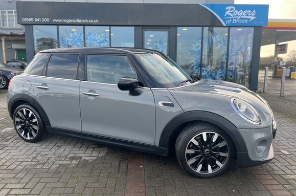 Mini Hatch COOPER EXCLUSIVE 5 DOOR AUTOMATIC 1