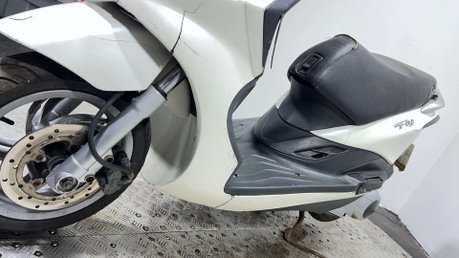 Piaggio Fly 16K 2015 RUNNING PROJECT BIKE SPARES OR REPAIR 125CC 22