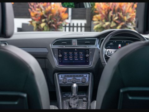 Volkswagen Tiguan 1.5 Tiguan R-Line TSi Evo Semi-Auto 5dr 22
