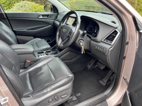 Hyundai TUCSON 2.0 CRDi Premium Auto 4WD Euro 6 5dr 15