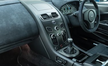 Aston Martin Vantage GT8 15