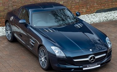 Mercedes-Benz SLS AMG 10