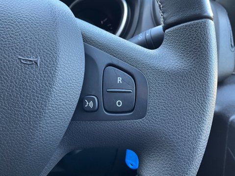 Renault Trafic 2.0 dCi ENERGY 28 Sport SWB Standard Roof Euro 6 (s/s) 5dr 18