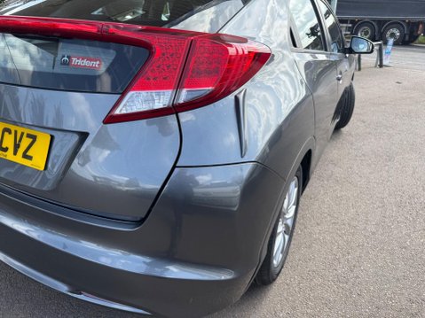Honda Civic 1.8 i-VTEC ES Auto Euro 5 5dr 17