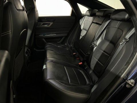 Jaguar XF D V6 S 18