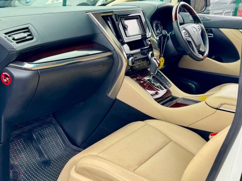 Toyota Alphard 3.5 V6 EXECUTIVE LOUNGE 7 SEAT 12