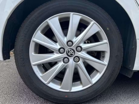 Toyota Yaris 1.5 VVT-h Icon Hatchback 5dr Petrol Hybrid E-CVT Euro 6 (s/s) (116 ps) 29