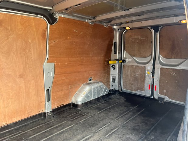 Ford Transit Custom LWB L2H1 Low Roof Limited 290 EURO 6 NO VAT 11
