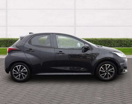 Toyota Yaris 1.5 Yaris Design HEV CVT 5dr 2