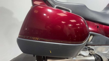 Honda ST 2001 24K RUNNING PROJECT BIKE SPARES OR REPAIR TOURER 1100CC 12