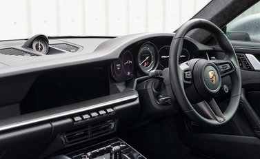 Porsche 911 (992) Turbo S 17