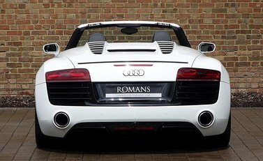 Audi R8 V10 Spyder 15
