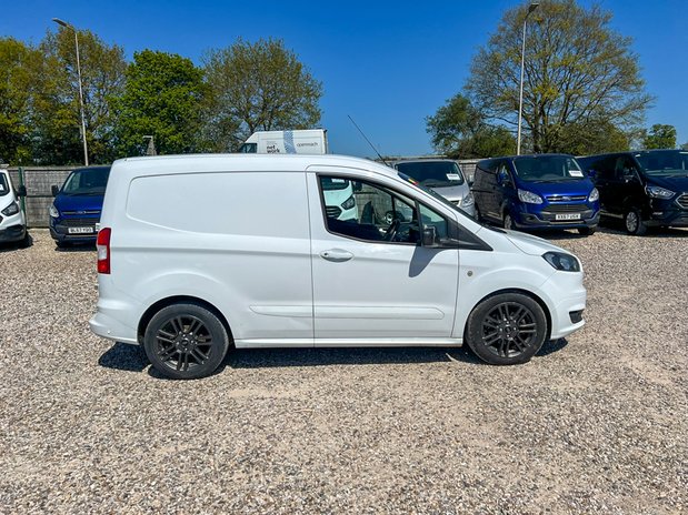 Ford Transit Courier SWB L1H1 (SOLD) Low Roof Sport Air Con Alloys Sensors EURO 6 NO VAT 5