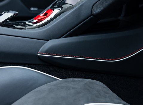 Lamborghini Huracan LP 640-4 EVO SPYDER 60th Anniversary Edition 32