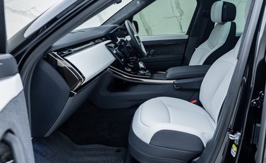 Land Rover Range Rover Sport P530 First Edition 26
