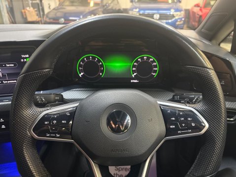Volkswagen Golf 1.5 eTSI MHEV R-Line DSG Euro 6 (s/s) 5dr 16