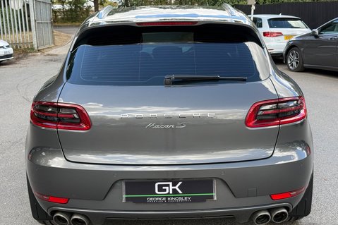 Porsche Macan D S PDK - £14K EXTRAS -AIR SUSPENSION -PDLS+ -BOSE -SIDE SKIRTS -ACC-CAMERA 8