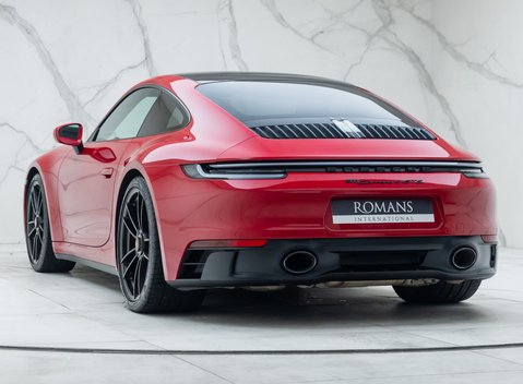 Porsche 911 Carrera 4 GTS (992) 10