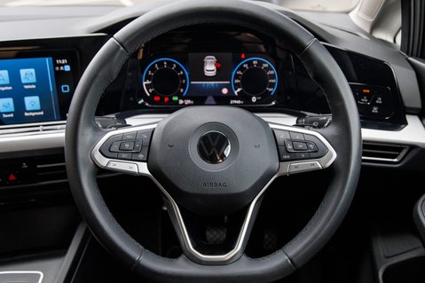 Volkswagen Golf LIFE ETSI DSG 20