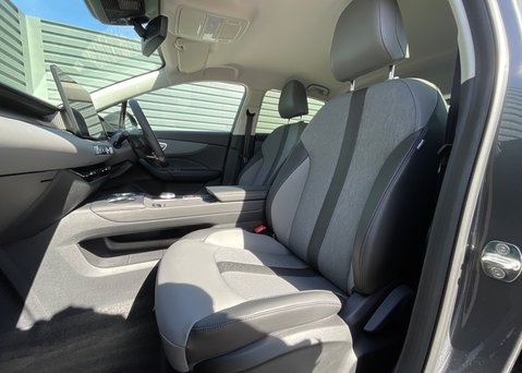 MG MG4 EV 64kWh PREMIUM LONG RANGE 16