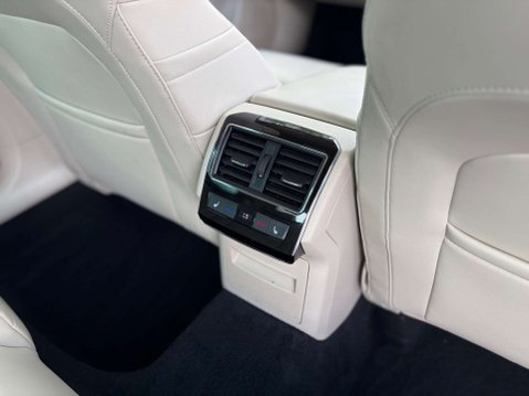 Skoda Superb 2.0 Superb Laurin & Klement TSi Semi-Auto 5dr 22
