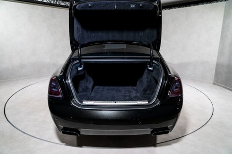 Rolls-Royce Ghost V12 BLACK BADGE. FULL PPF. HUD. STARLIGHT HEADLINER. H, C & M SEATS 80