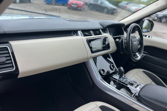 Land Rover Range Rover Sport HSE DYNAMIC AUTO P400e PETROL HYBRID PAN ROOF 30