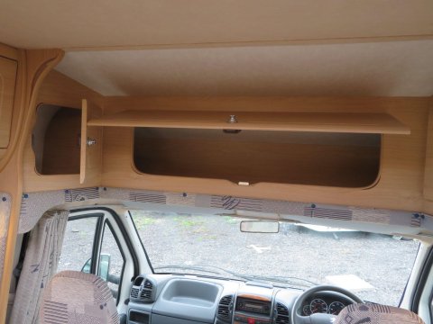 Auto-Sleepers Nuevo Motor Home 14