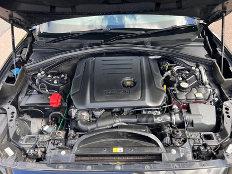 Jaguar F-Pace 2.0 D180 Chequered Flag Auto AWD Euro 6 (s/s) 5dr 42