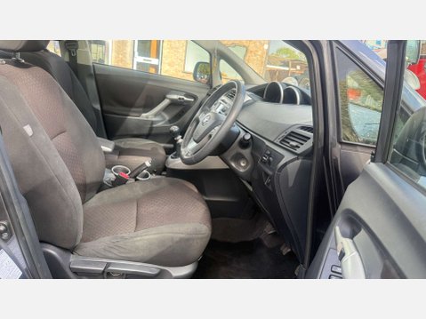 Toyota Verso 2.0 Verso TR D-4D 5dr 4