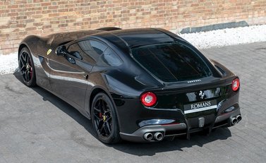 Ferrari F12 Berlinetta 9