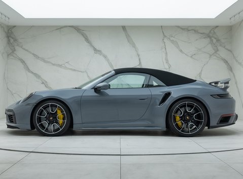 Porsche 911 Turbo S CABRIOLET (992) 7