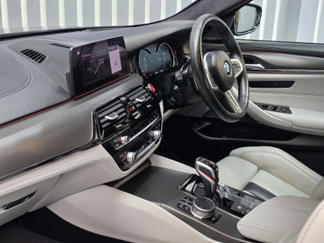 BMW M5 4.4i V8 Competition Saloon 4dr Petrol Steptronic xDrive Euro 6 (s/s) (625 p 8