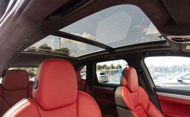 Porsche Cayenne Turbo 13