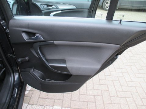 Vauxhall Insignia 1.6 CDTi ecoFLEX Design Sports Tourer Euro 6 (s/s) 5dr 39