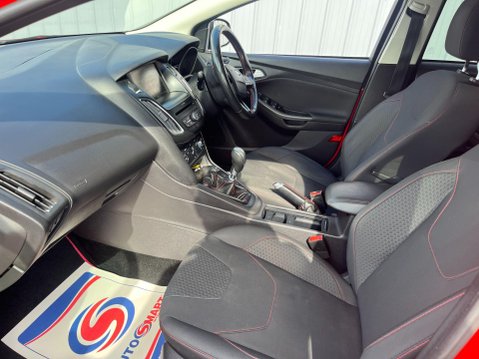 Ford Focus 1.5T EcoBoost Zetec S Red Edition Euro 6 (s/s) 5dr 33