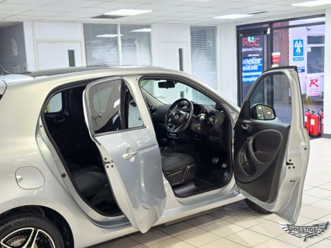 Smart Forfour 17.6kWh Premium Auto 5dr (22kW Charger) 40